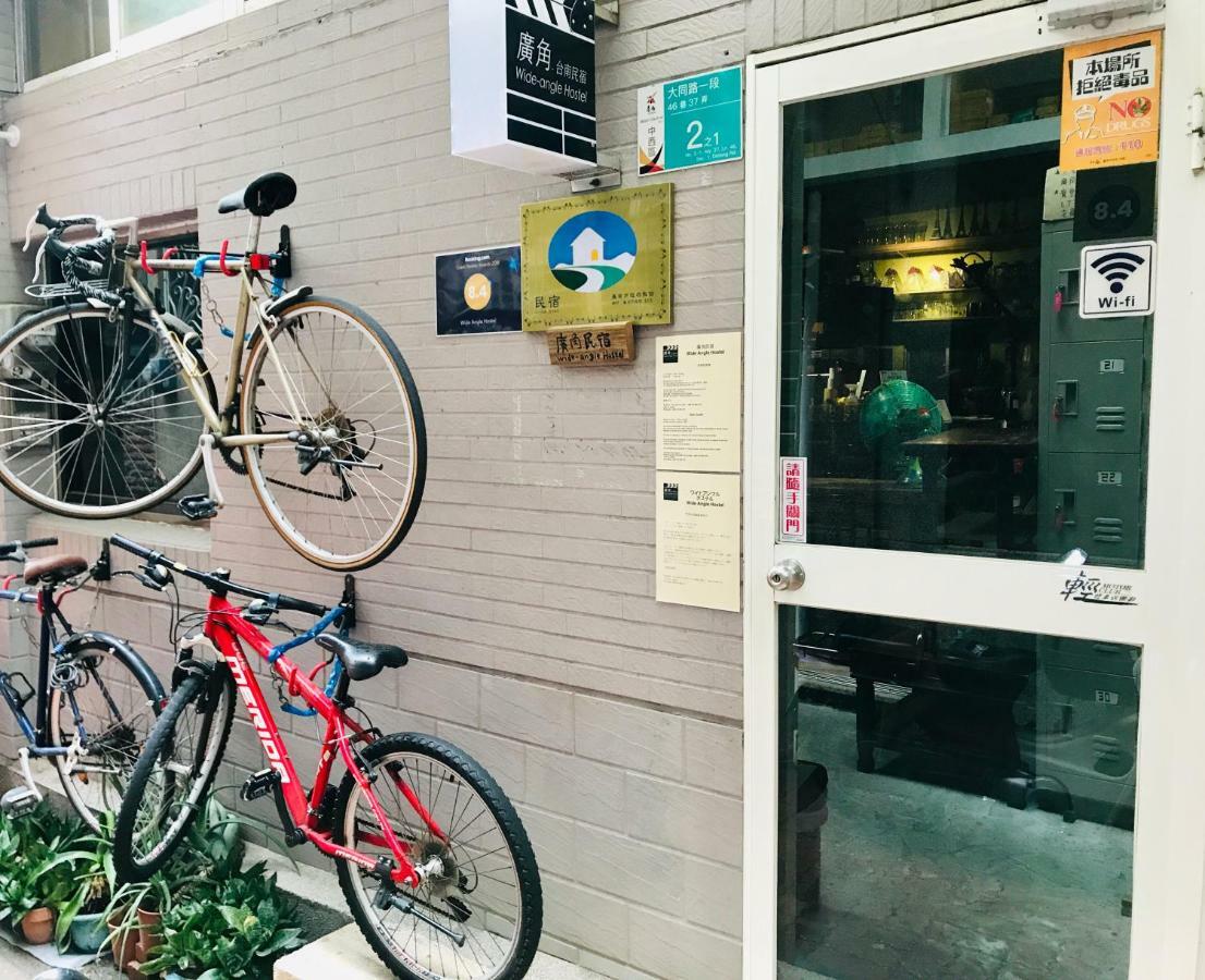 ワイド アングル ホステル 台南 エクステリア 写真